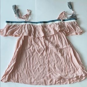 AMERICAN EAGLE OFF THE SHOULDER TOP